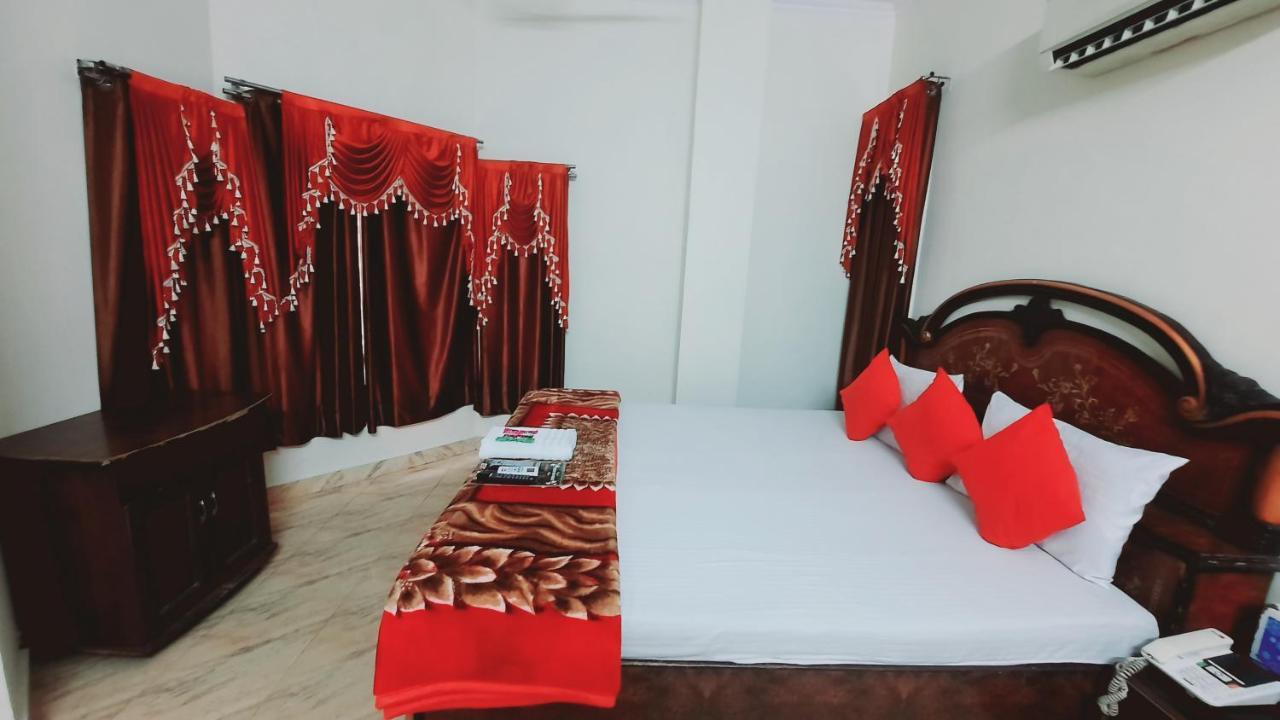 Hotel Holiday Inn Paradise Chandīgarh Exteriör bild