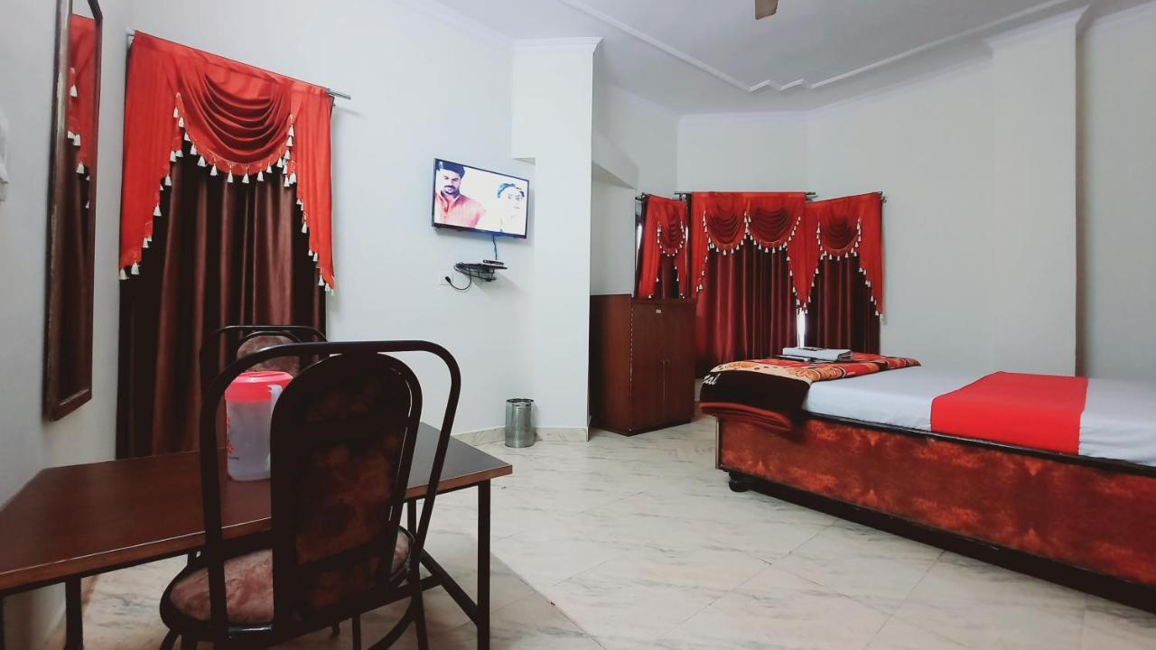 Hotel Holiday Inn Paradise Chandīgarh Exteriör bild