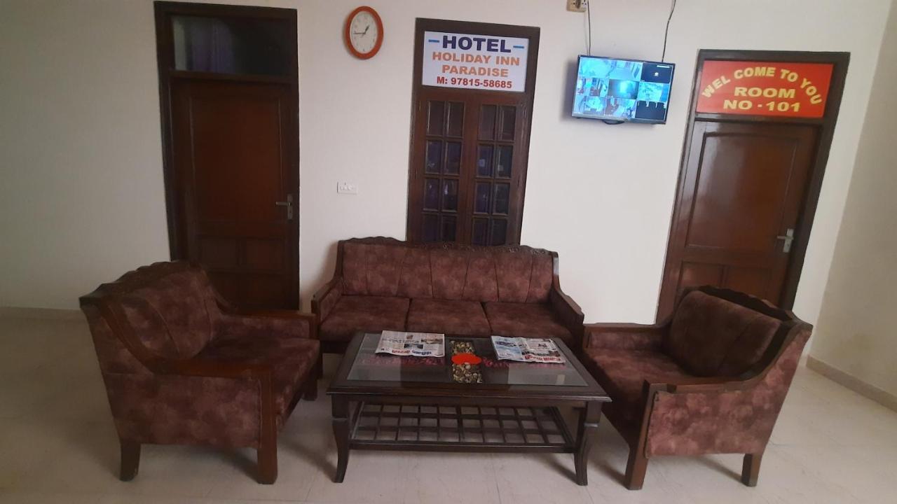 Hotel Holiday Inn Paradise Chandīgarh Exteriör bild
