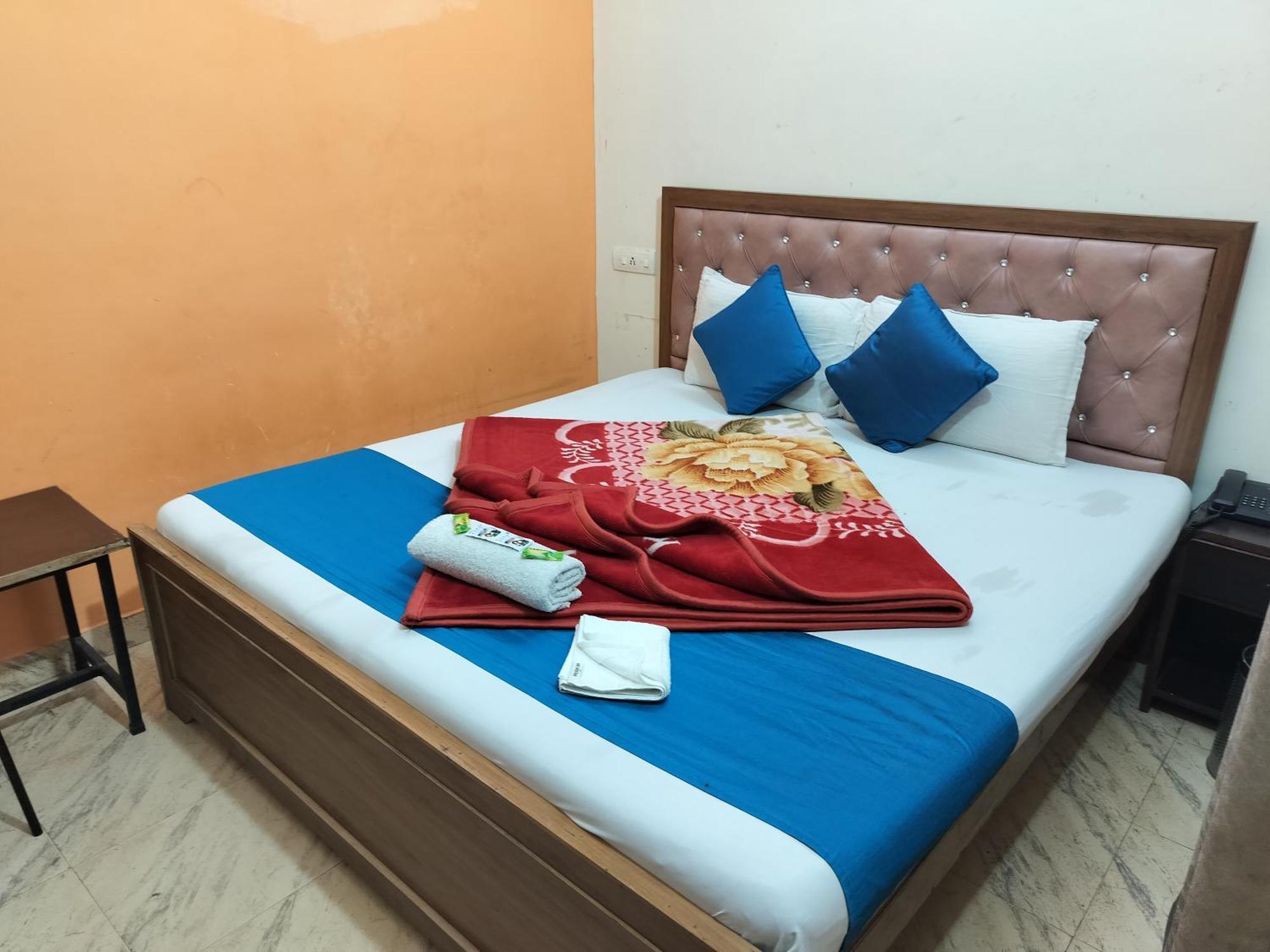 Hotel Holiday Inn Paradise Chandīgarh Exteriör bild